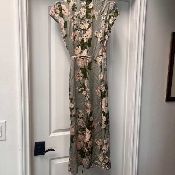 Reformation Kiana silk wrap dress - Picture 7 of 8